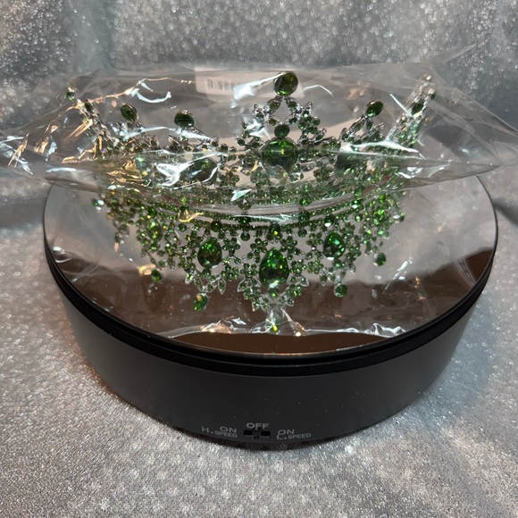 Elegant Green Crystal Tiara main image 8